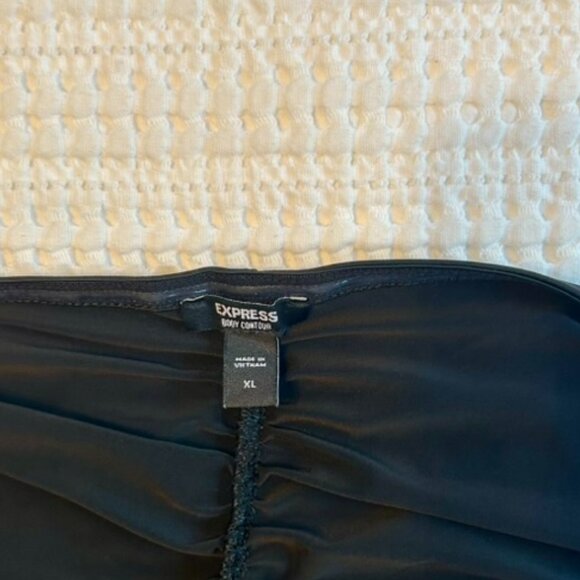 Express Body Contour Compression Ruched Bodysuit With Bra Cups - Picture 8 of 8